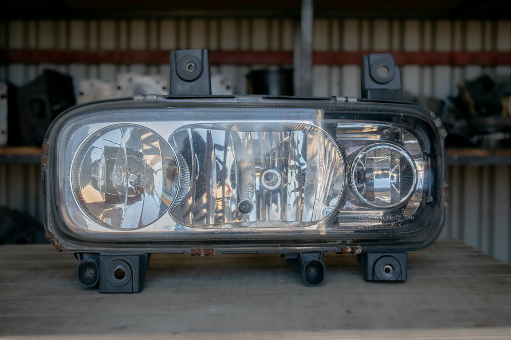 MERCEDES-BENZ HEADLIGHT - DRIVER - كشافات - شاحنة: صور 1 MERCEDES-BENZ HEADLIGHT - DRIVER - كشافات - شاحنة: صور 1
