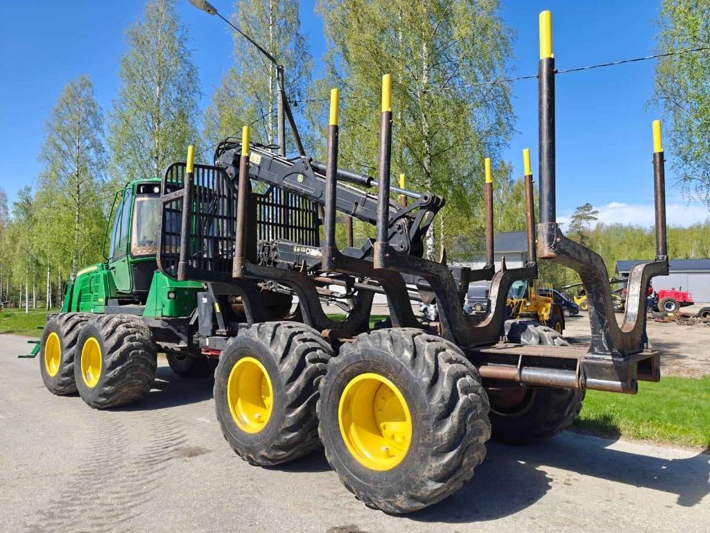 John Deere 1110 E Eco III - شاحنات نقل الأخشاب في الغابات: صور 3 John Deere 1110 E Eco III - شاحنات نقل الأخشاب في الغابات: صور 3