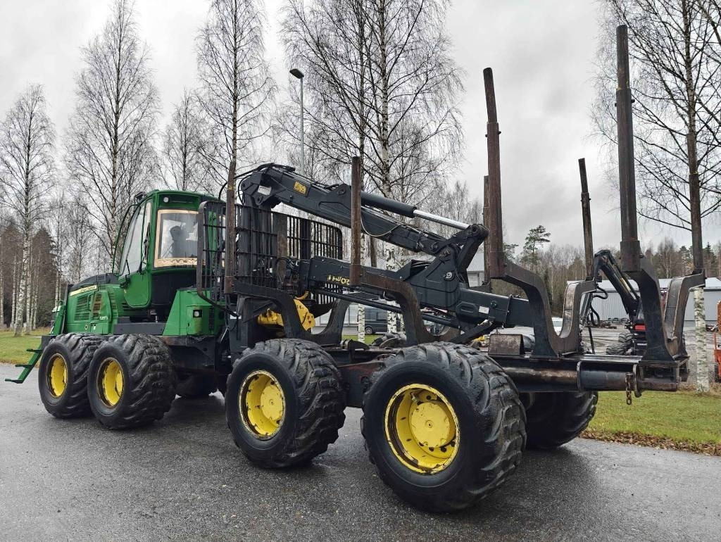 John Deere 1210 E - شاحنات نقل الأخشاب في الغابات: صور 3 John Deere 1210 E - شاحنات نقل الأخشاب في الغابات: صور 3