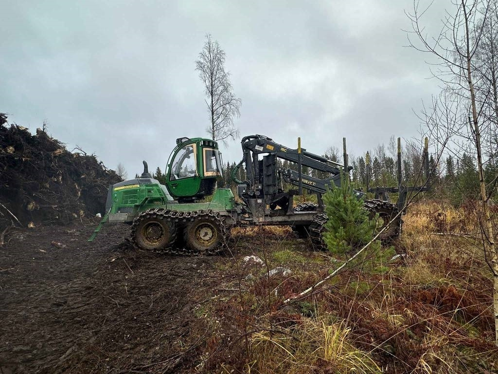 John Deere 1510 G - شاحنات نقل الأخشاب في الغابات: صور 4 John Deere 1510 G - شاحنات نقل الأخشاب في الغابات: صور 4