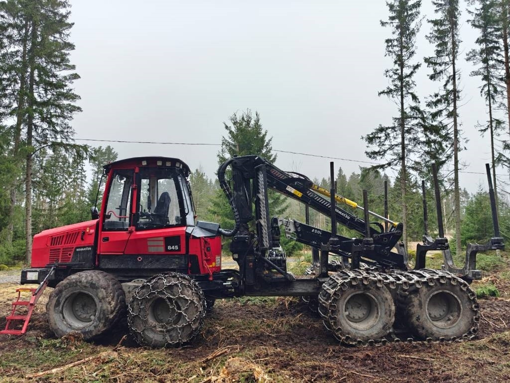 Komatsu 845 - شاحنات نقل الأخشاب في الغابات: صور 2 Komatsu 845 - شاحنات نقل الأخشاب في الغابات: صور 2