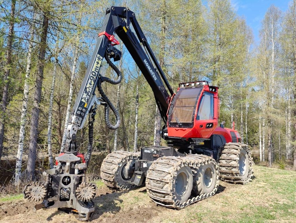 Komatsu 901 - الحصادات: صور 1 Komatsu 901 - الحصادات: صور 1