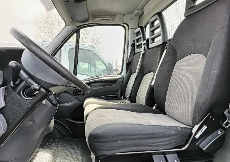 Iveco 35C13, 35C12, 35C14, 35C15 - قلاب صغير: صور 3 Iveco 35C13, 35C12, 35C14, 35C15 - قلاب صغير: صور 3