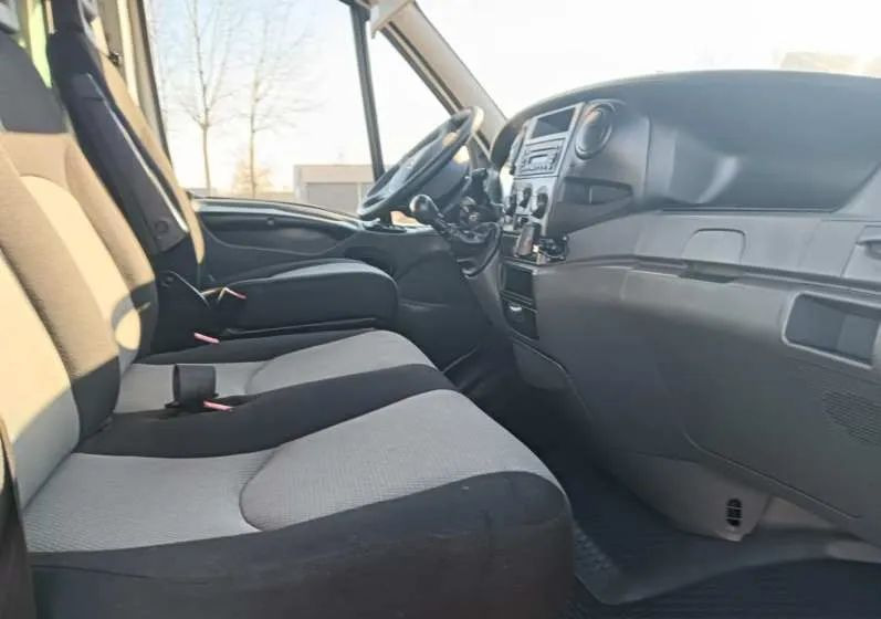 Iveco 35C13, 35C12, 35C14, 35C15 - الشاحنات الصغيرة المبردة: صور 5 Iveco 35C13, 35C12, 35C14, 35C15 - الشاحنات الصغيرة المبردة: صور 5