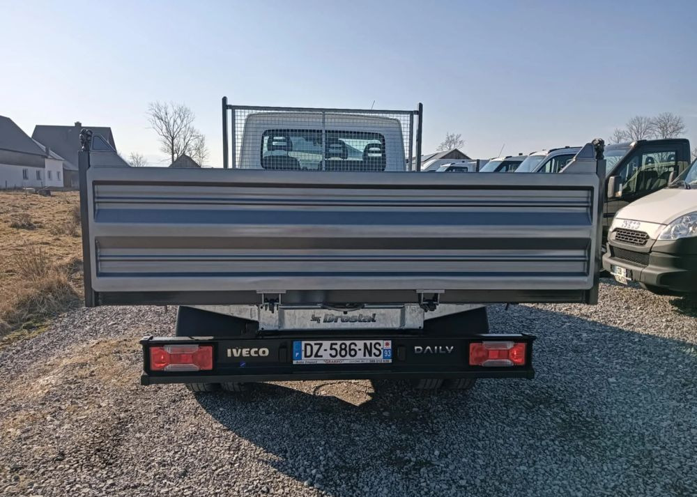 Iveco 35C13, 35C12, 35C14, 35C15 - قلاب صغير: صور 4 Iveco 35C13, 35C12, 35C14, 35C15 - قلاب صغير: صور 4