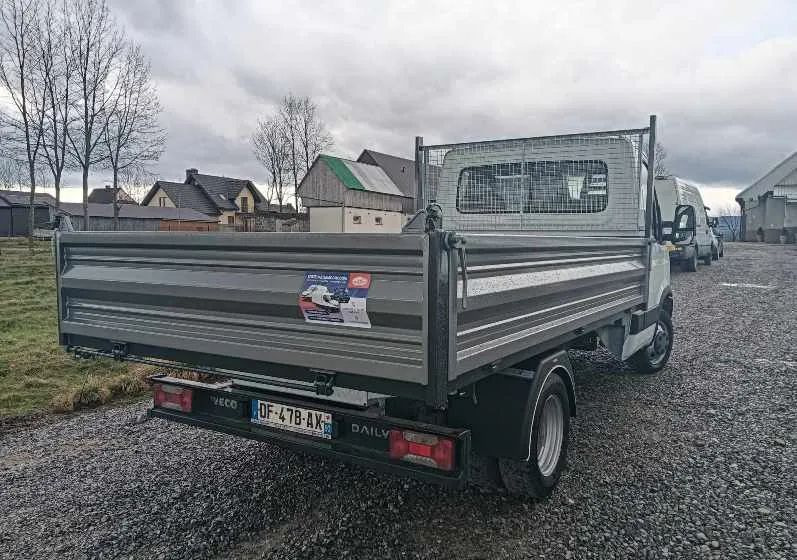 Iveco DAILY 35C13, 35C12, 35C15 - قلاب صغير: صور 4 Iveco DAILY 35C13, 35C12, 35C15 - قلاب صغير: صور 4