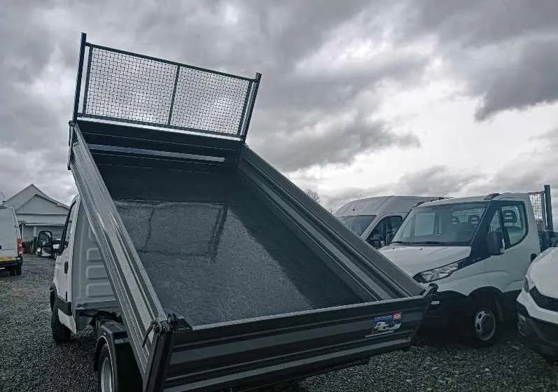 Iveco DAILY 35C13, 35C12, 35C15 - قلاب صغير: صور 5 Iveco DAILY 35C13, 35C12, 35C15 - قلاب صغير: صور 5