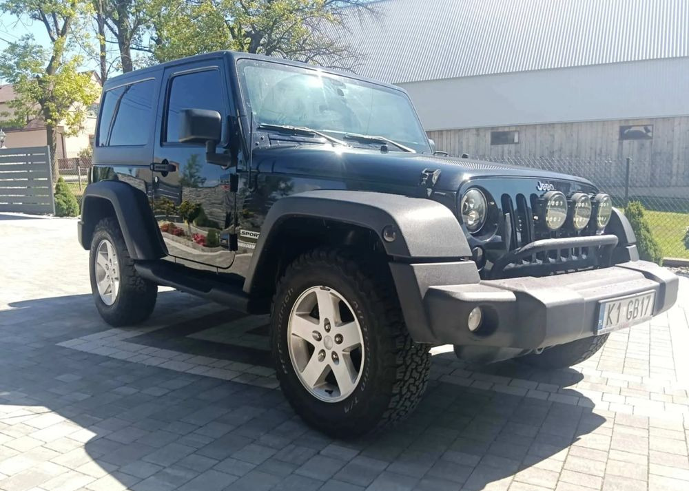 Jeep Wrangler 2.8 CRD Sport - كابريوليه: صور 5 Jeep Wrangler 2.8 CRD Sport - كابريوليه: صور 5