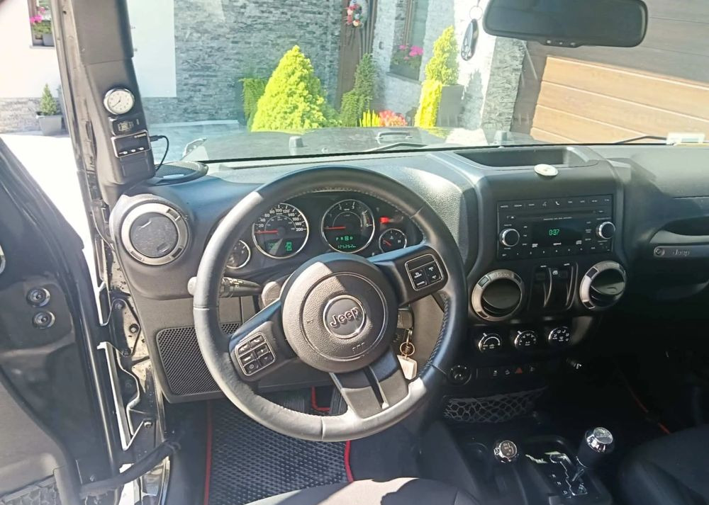 Jeep Wrangler 2.8 CRD Sport - كابريوليه: صور 3 Jeep Wrangler 2.8 CRD Sport - كابريوليه: صور 3