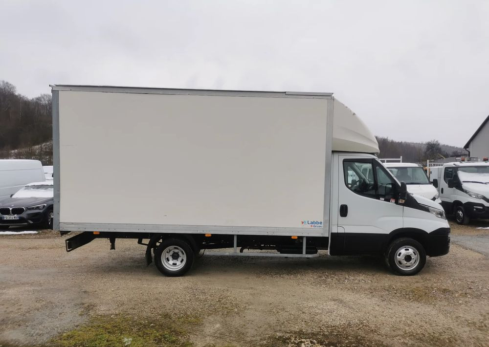 Iveco 3.0-150KM Daily 35C15 Kontener długi rama 35-150 kiper Klimatyzacja długi rozstaw - الشاحنات الصغيرة صندوق مغلق: صور 4 Iveco 3.0-150KM Daily 35C15 Kontener długi rama 35-150 kiper Klimatyzacja długi rozstaw - الشاحنات الصغيرة صندوق مغلق: صور 4