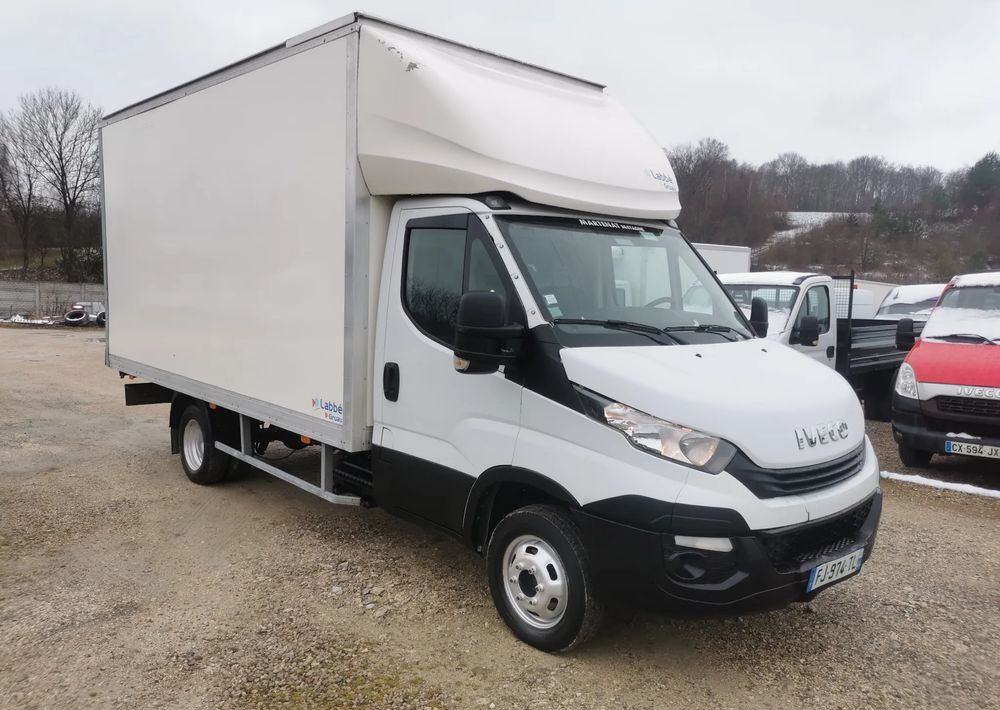 Iveco 3.0-150KM Daily 35C15 Kontener długi rama 35-150 kiper Klimatyzacja długi rozstaw - الشاحنات الصغيرة صندوق مغلق: صور 1 Iveco 3.0-150KM Daily 35C15 Kontener długi rama 35-150 kiper Klimatyzacja długi rozstaw - الشاحنات الصغيرة صندوق مغلق: صور 1