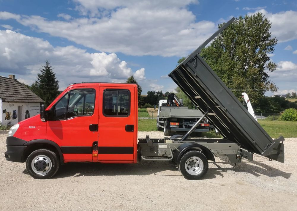 Iveco Daily 35C13 Brygadówka wywrotka Klimatyzacja Dubel hak kiper doka 35C13 - قلاب صغير: صور 5 Iveco Daily 35C13 Brygadówka wywrotka Klimatyzacja Dubel hak kiper doka 35C13 - قلاب صغير: صور 5