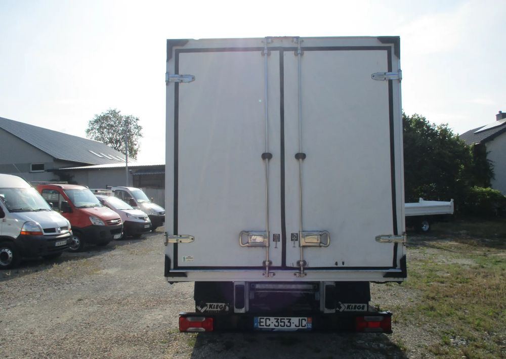 Iveco Daily 35C13 chłodnia Mroźnia na bliźniaku 35-130 Thermo King agregat - الشاحنات الصغيرة المبردة: صور 5 Iveco Daily 35C13 chłodnia Mroźnia na bliźniaku 35-130 Thermo King agregat - الشاحنات الصغيرة المبردة: صور 5