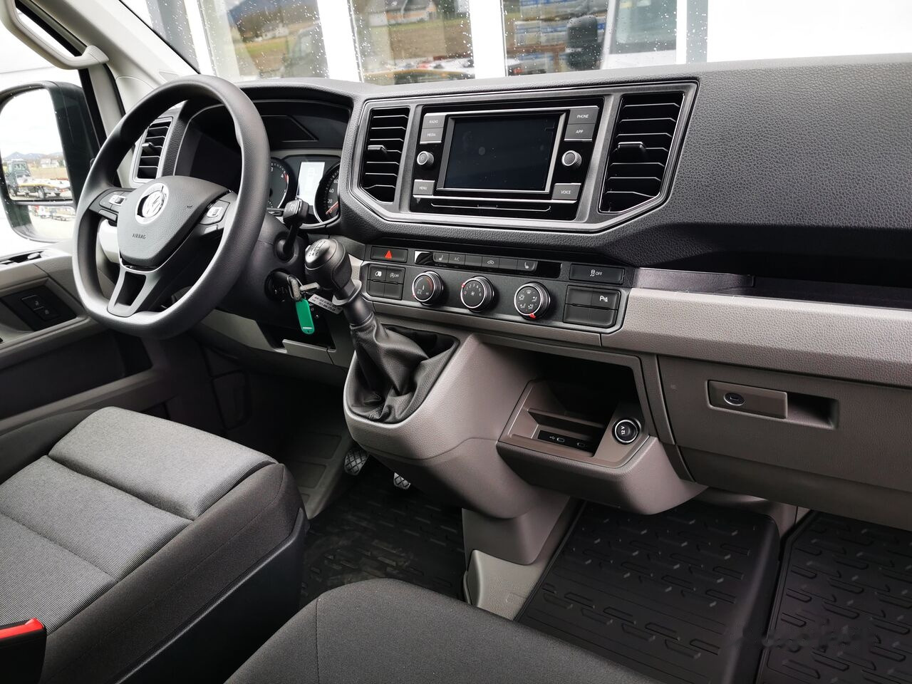 Interior photo 1: تأجير Volkswagen Crafter Volkswagen Crafter