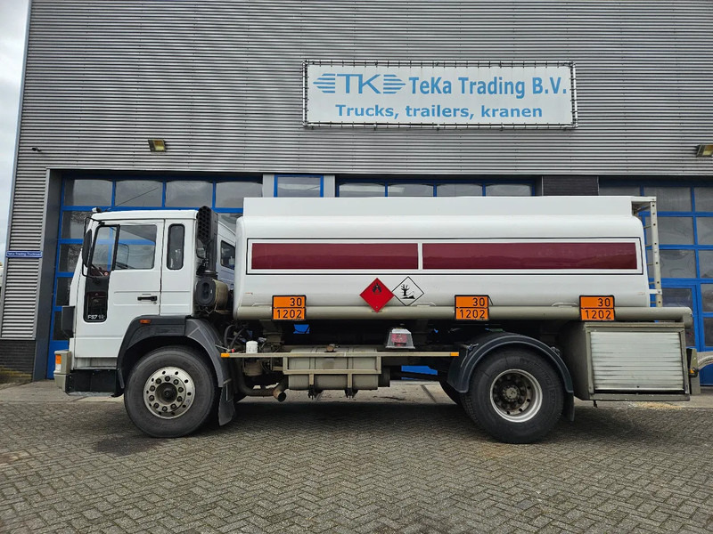 Volvo F S7 18 HOBUR 14.800 Liter 3 Compartments Steel Manual - شاحنة صهريج: صور 4 Volvo F S7 18 HOBUR 14.800 Liter 3 Compartments Steel Manual - شاحنة صهريج: صور 4