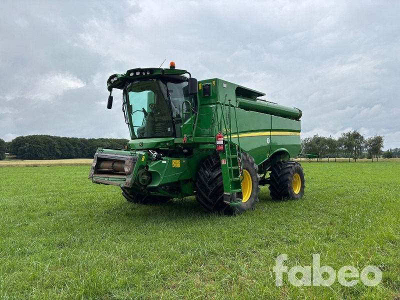 John Deere S690i - حصادة شاملة: صور 1 John Deere S690i - حصادة شاملة: صور 1