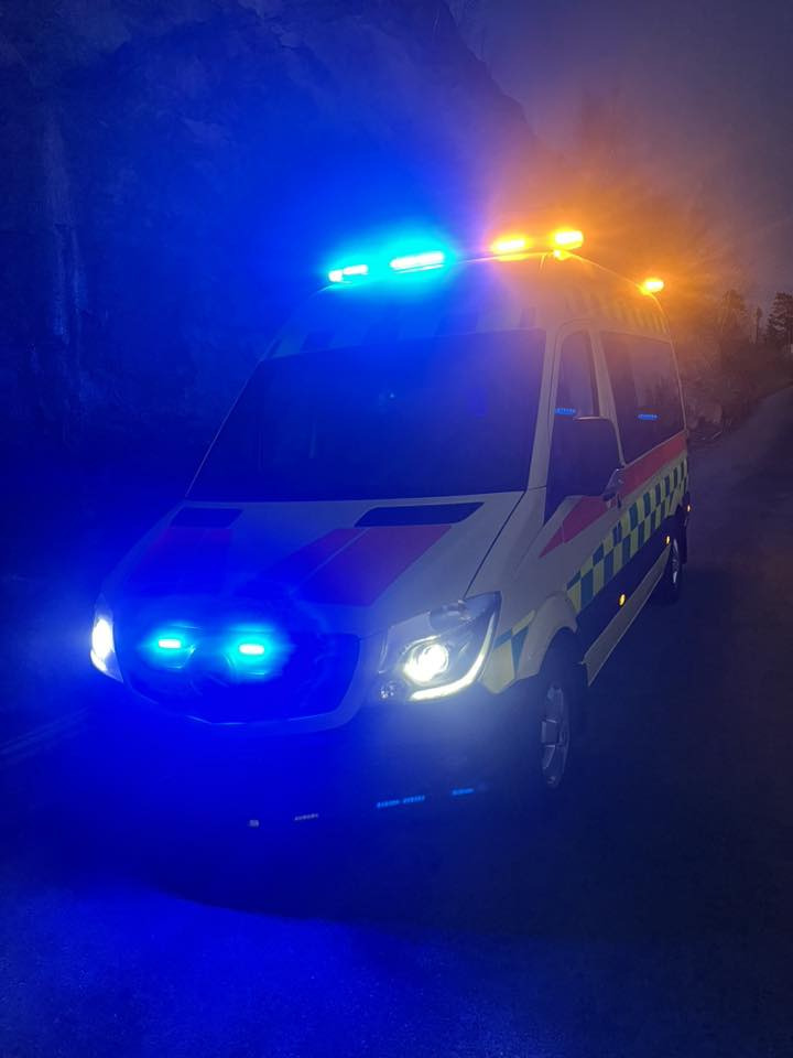 MERCEDES-BENZ Sprinter 319 - Light AMBULANCE / shvydka dopomo - سيارة إسعاف: صور 1 MERCEDES-BENZ Sprinter 319 - Light AMBULANCE / shvydka dopomo - سيارة إسعاف: صور 1