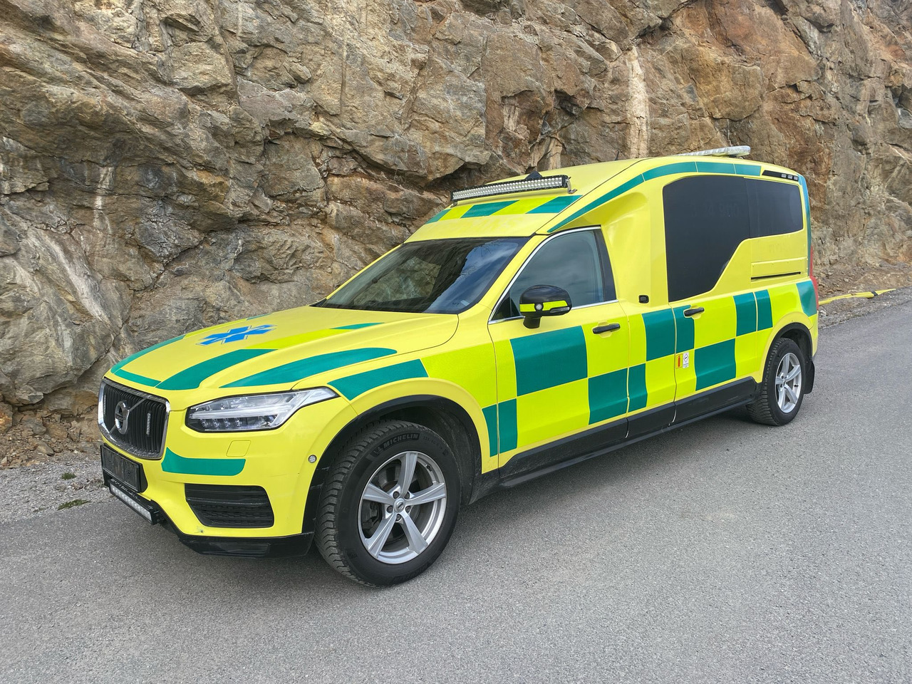 Volvo Nilsson XC90 D5 AWD - Ambulance - RESERVERAD !! - سيارة إسعاف: صور 2 Volvo Nilsson XC90 D5 AWD - Ambulance - RESERVERAD !! - سيارة إسعاف: صور 2