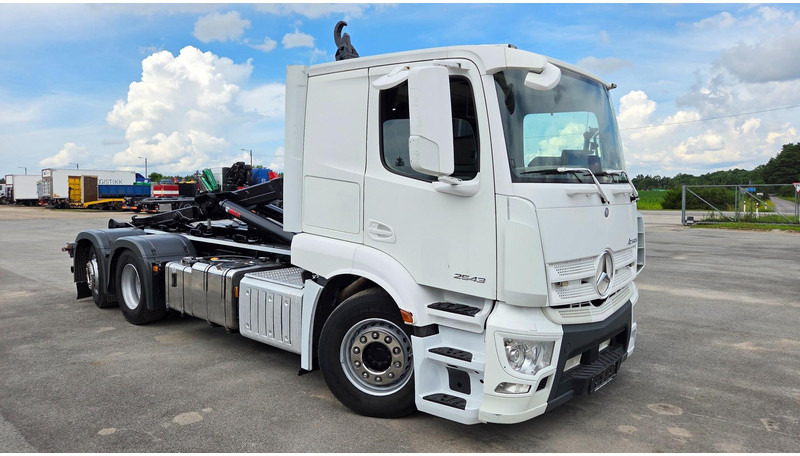 Mercedes-Benz Actros 2543 6X2*4 - شاحنة ذات الخطاف: صور 2 Mercedes-Benz Actros 2543 6X2*4 - شاحنة ذات الخطاف: صور 2