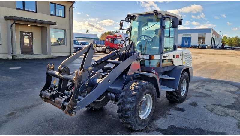 Terex TL80 4X4 + tools - اللودر بعجل: صور 1 Terex TL80 4X4 + tools - اللودر بعجل: صور 1