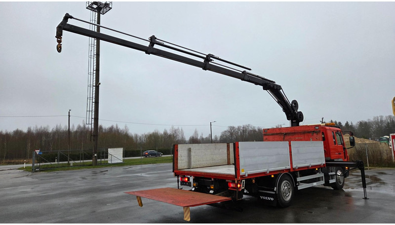 Volvo FL220 4X2 HIAB 077 - شاحنات مسطحة, شاحنة كرين: صور 3 Volvo FL220 4X2 HIAB 077 - شاحنات مسطحة, شاحنة كرين: صور 3