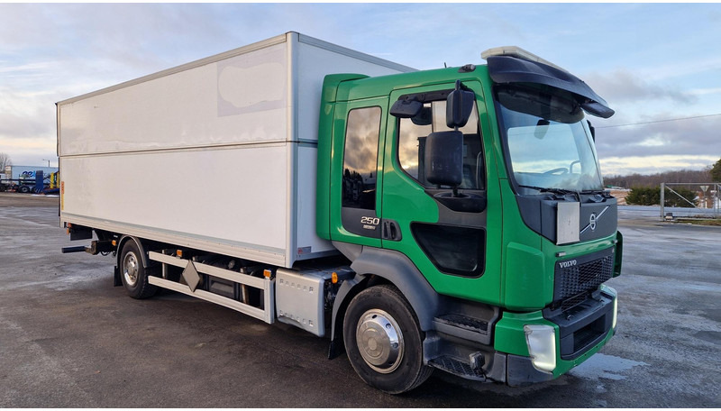 Volvo FL250 4X2 lifting box - بصندوق مغلق شاحنة: صور 2 Volvo FL250 4X2 lifting box - بصندوق مغلق شاحنة: صور 2