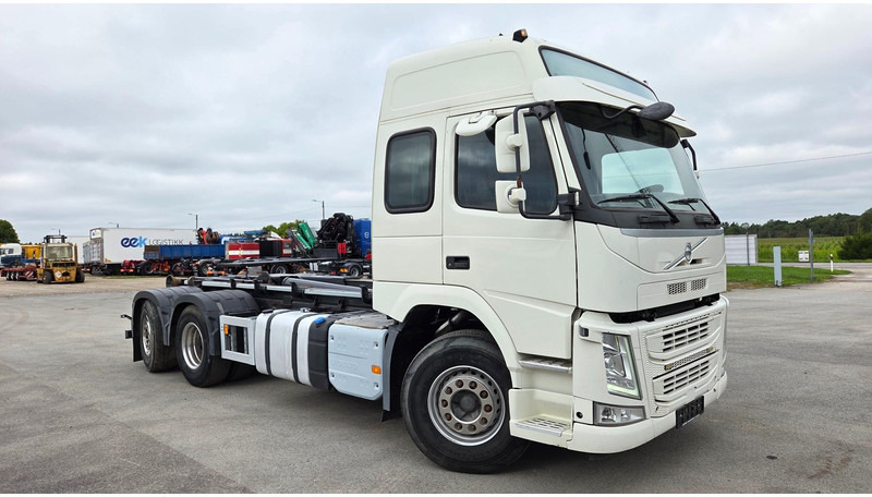 Volvo FM460 6X2*4 - شاحنة ذات الخطاف: صور 2 Volvo FM460 6X2*4 - شاحنة ذات الخطاف: صور 2