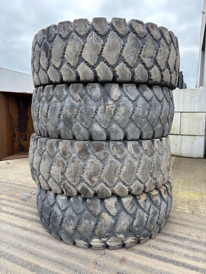 Bridgestone 24.00R35 (4pcs) - الإطارات - آلات البناء: صور 1 Bridgestone 24.00R35 (4pcs) - الإطارات - آلات البناء: صور 1