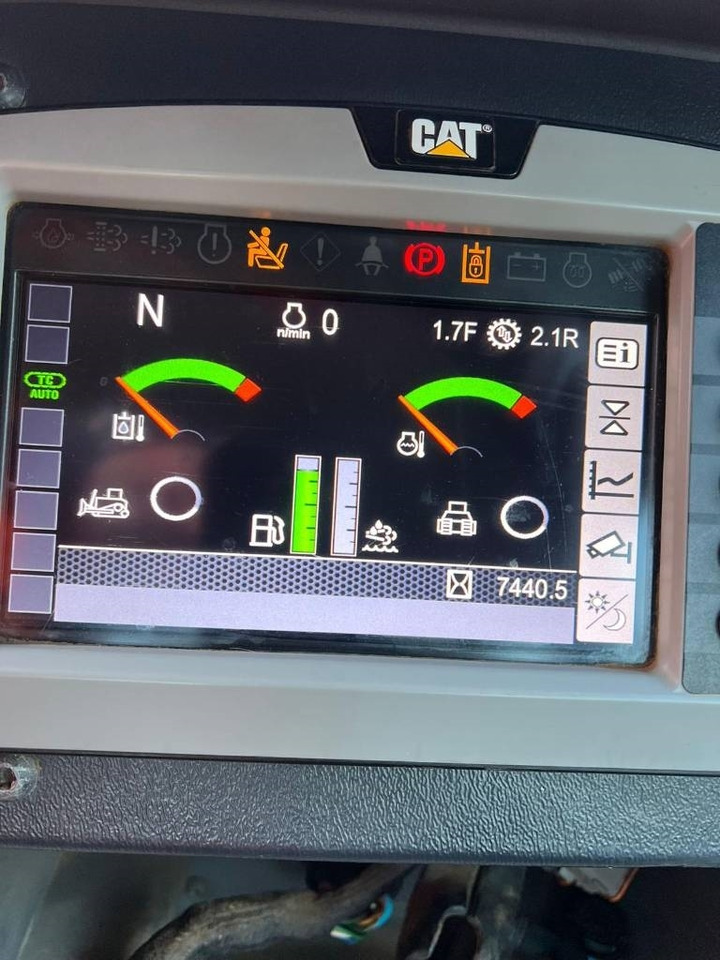 CAT D 4 K 2 LGP (Under Preparation) - بلدوزر: صور 2 CAT D 4 K 2 LGP (Under Preparation) - بلدوزر: صور 2