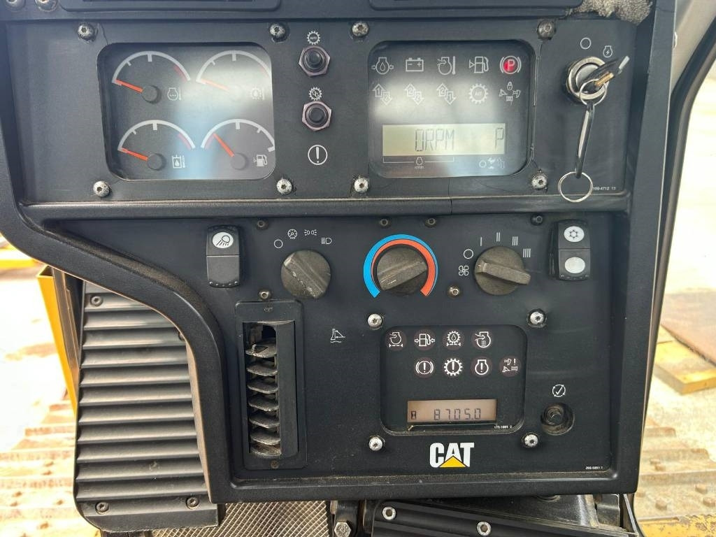 CAT D 6 T XL (Under Preparation + New Tracks) - بلدوزر: صور 4 CAT D 6 T XL (Under Preparation + New Tracks) - بلدوزر: صور 4