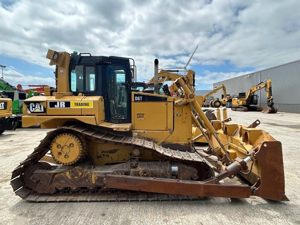 CAT D 6 T XL (Under Preparation + New Tracks) - بلدوزر: صور 1 CAT D 6 T XL (Under Preparation + New Tracks) - بلدوزر: صور 1