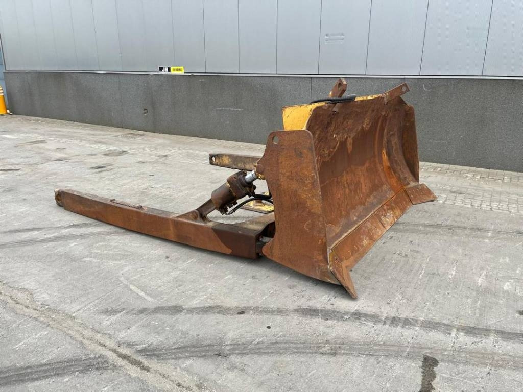 CAT D 6 XL Blade + Pusharms - شفرة الجرافة: صور 1 CAT D 6 XL Blade + Pusharms - شفرة الجرافة: صور 1