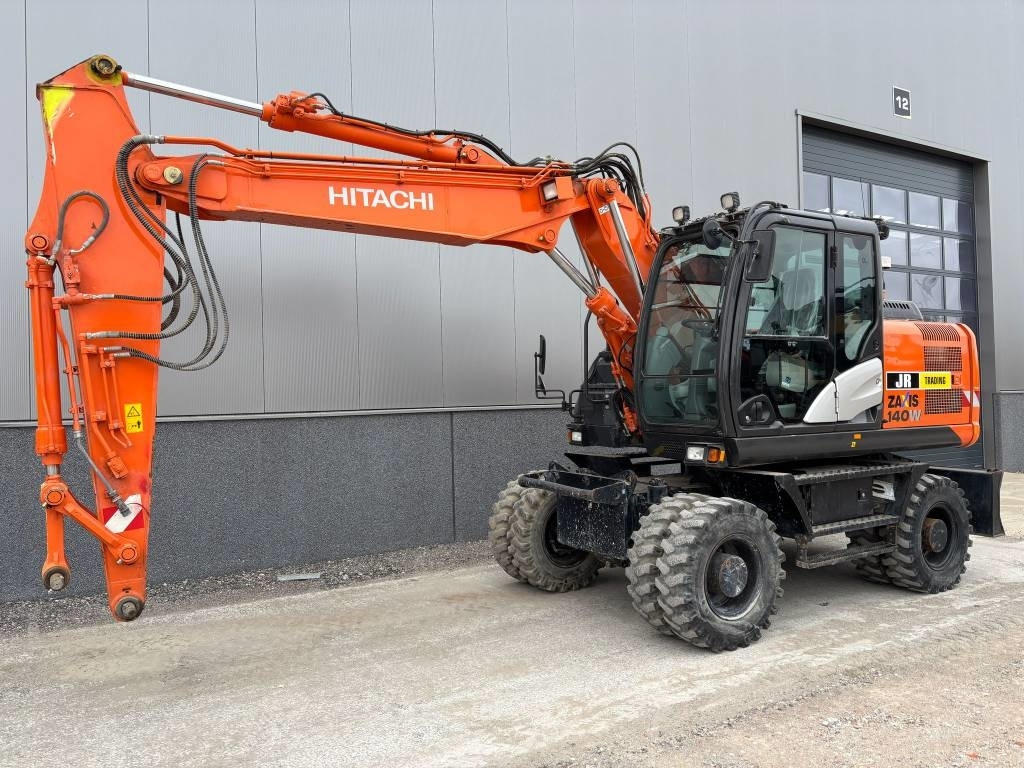 Hitachi ZX 140 W-5B  - حفارة على عجلات: صور 2 Hitachi ZX 140 W-5B  - حفارة على عجلات: صور 2