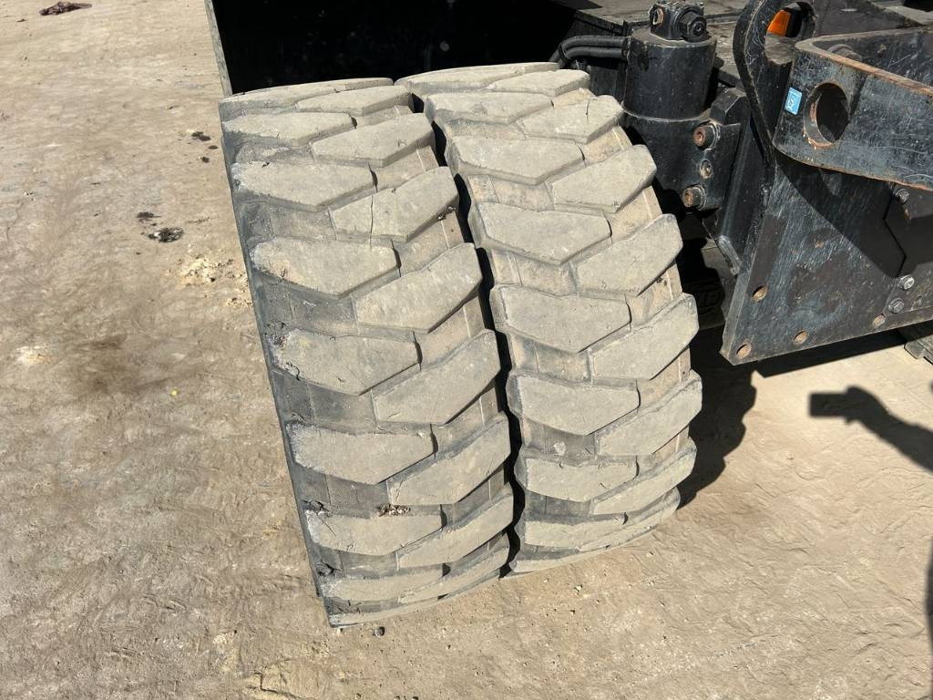 حفارة على عجلات Hitachi ZX 140 W-5B: صور 41