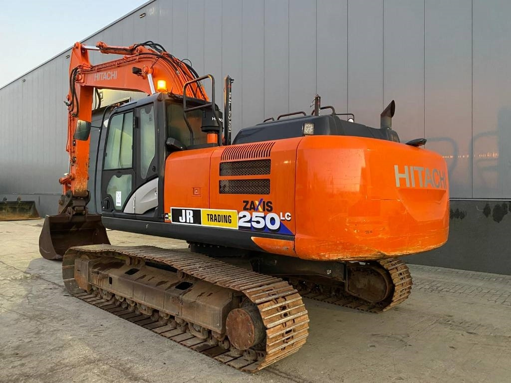 Hitachi ZX 250 LC-6 (GPS Prepared) - حفارات زحافة: صور 3 Hitachi ZX 250 LC-6 (GPS Prepared) - حفارات زحافة: صور 3