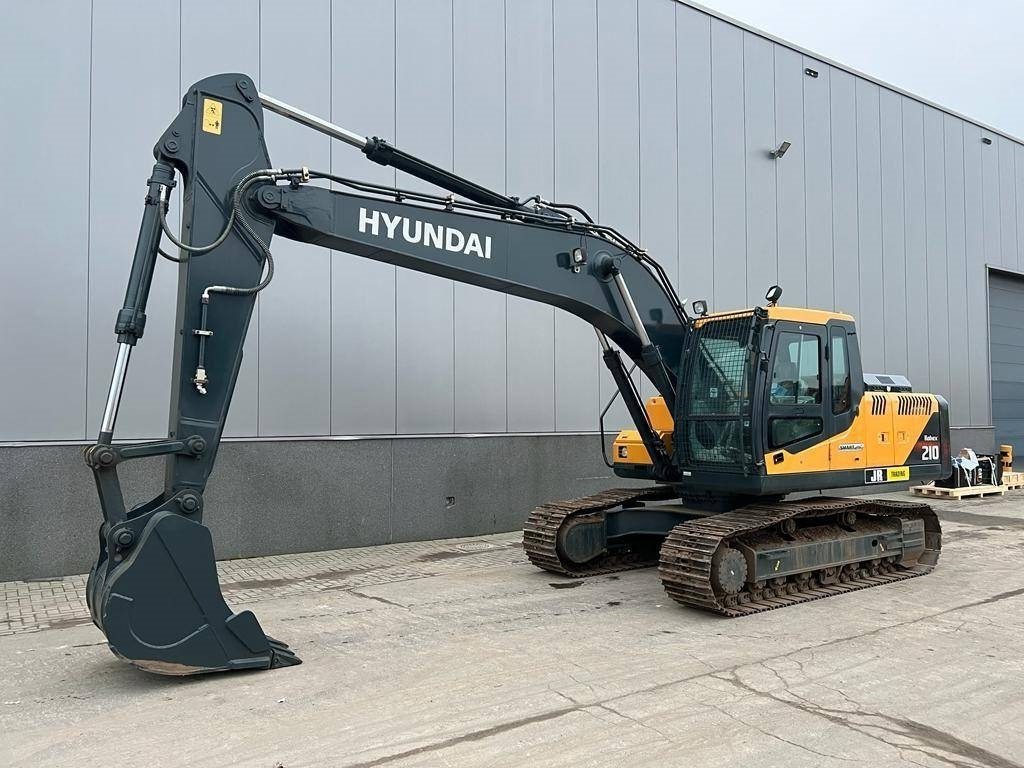Hyundai R 210 - حفارات زحافة: صور 2 Hyundai R 210 - حفارات زحافة: صور 2