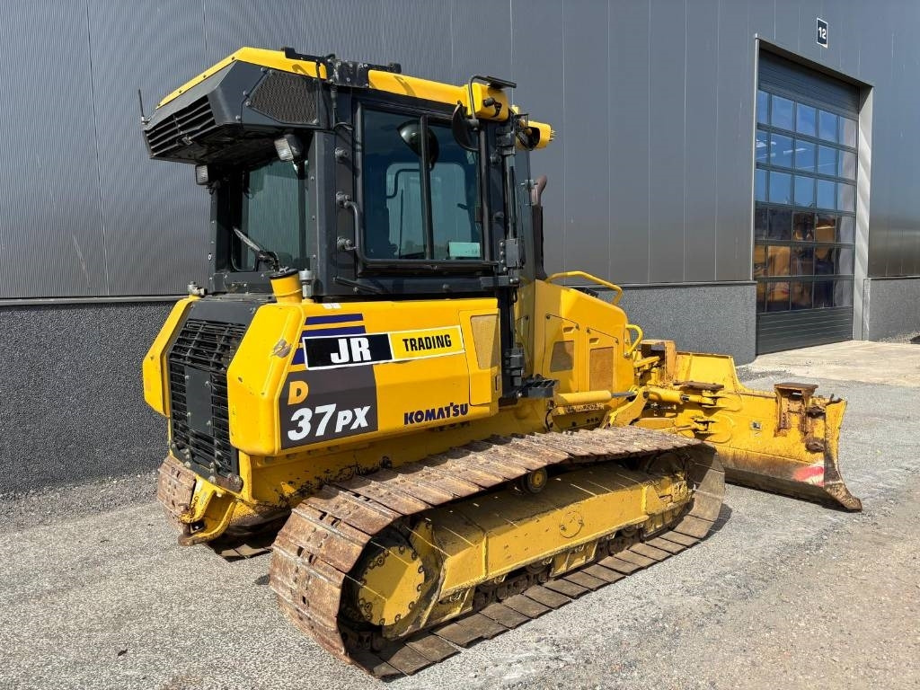 Komatsu D37 PX-23 - بلدوزر: صور 5 Komatsu D37 PX-23 - بلدوزر: صور 5