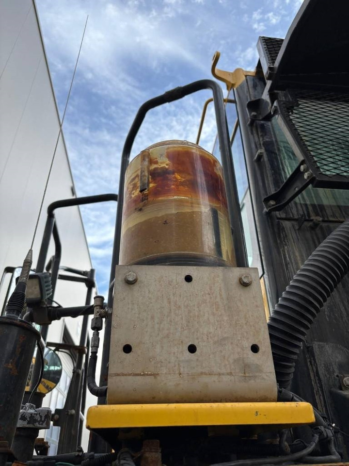 شاحنة مفصلية Komatsu HM 400-5: صور 16