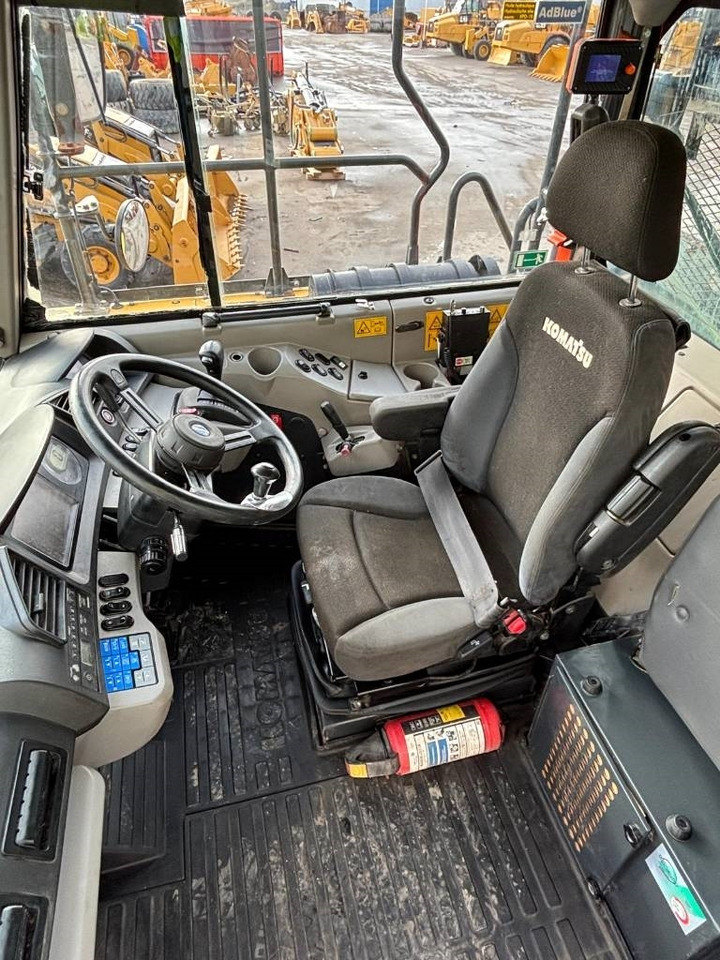 شاحنة مفصلية Komatsu HM 400-5: صور 10