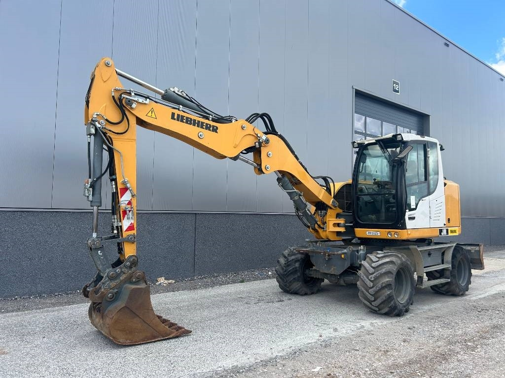 Liebherr A 912 Compact (2 Buckets) - حفارة على عجلات: صور 2 Liebherr A 912 Compact (2 Buckets) - حفارة على عجلات: صور 2