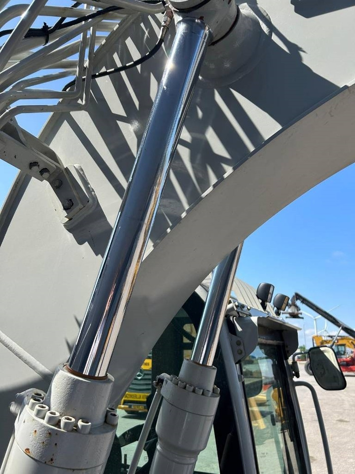 حفارات زحافة Takeuchi TB 2150 R: صور 26 حفارات زحافة Takeuchi TB 2150 R: صور 26