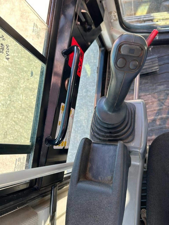 حفارات زحافة Takeuchi TB 2150 R: صور 19 حفارات زحافة Takeuchi TB 2150 R: صور 19