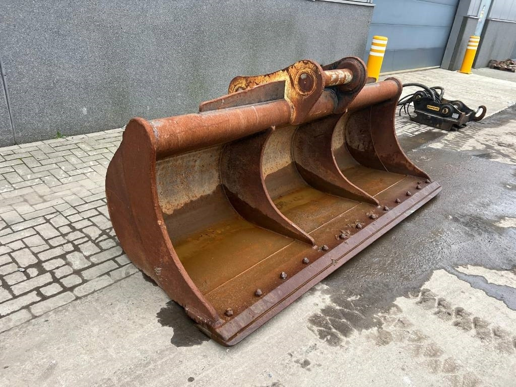 Volvo EC 480 E L coupler + bucket - بكت - آلات البناء: صور 3 Volvo EC 480 E L coupler + bucket - بكت - آلات البناء: صور 3