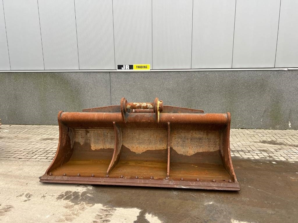 Volvo EC 480 E L coupler + bucket - بكت - آلات البناء: صور 1 Volvo EC 480 E L coupler + bucket - بكت - آلات البناء: صور 1