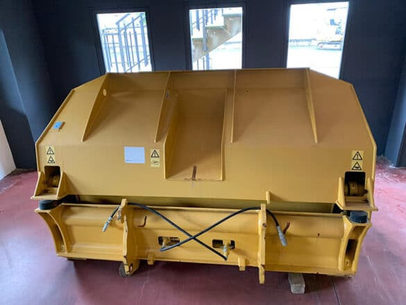 BENNA AD ALTO RIBALTAMENTO PER MATERIALI LEGGERI - بكت شيول - آلات البناء: صور 3 BENNA AD ALTO RIBALTAMENTO PER MATERIALI LEGGERI - بكت شيول - آلات البناء: صور 3