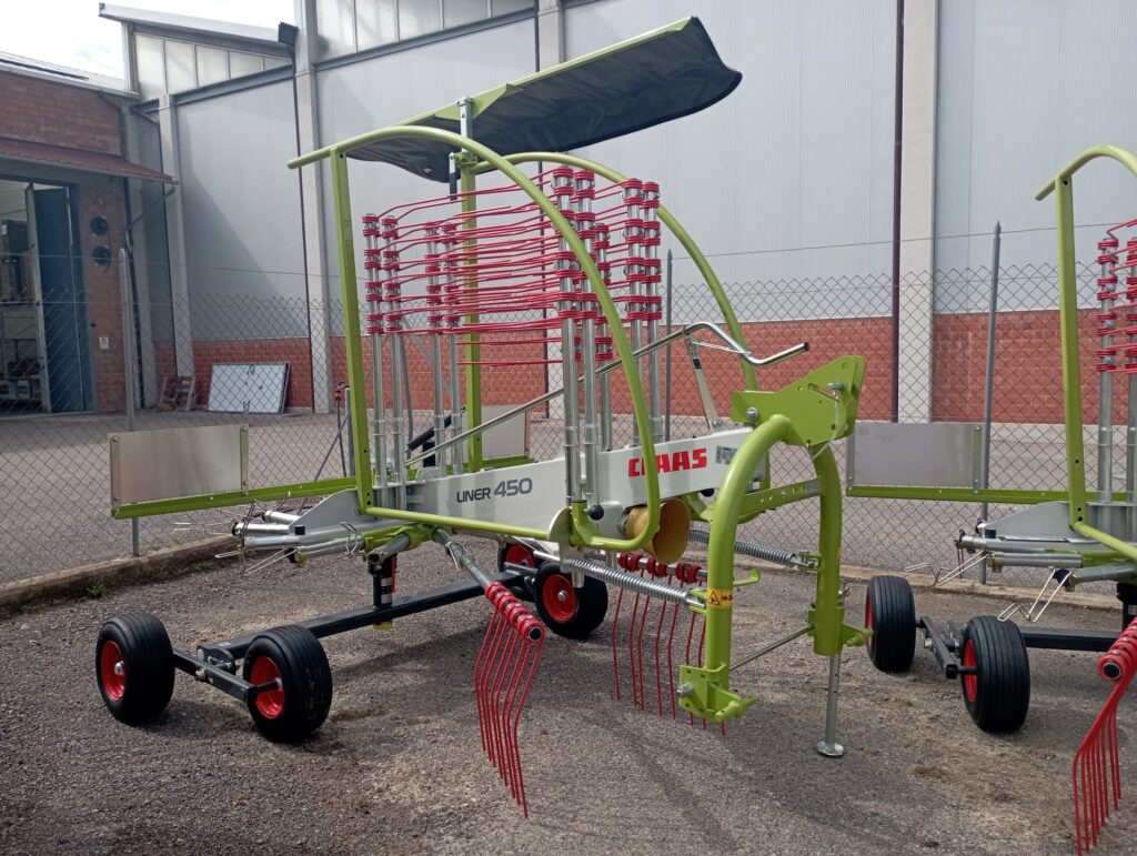 Claas Liner 450 - لمّامَة القش: صور 1 Claas Liner 450 - لمّامَة القش: صور 1