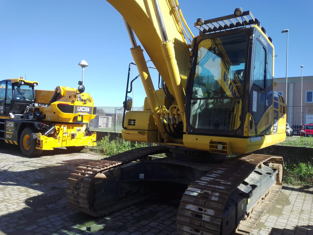 KOMATSU PC210 NLC-11 - حفارة: صور 3 KOMATSU PC210 NLC-11 - حفارة: صور 3