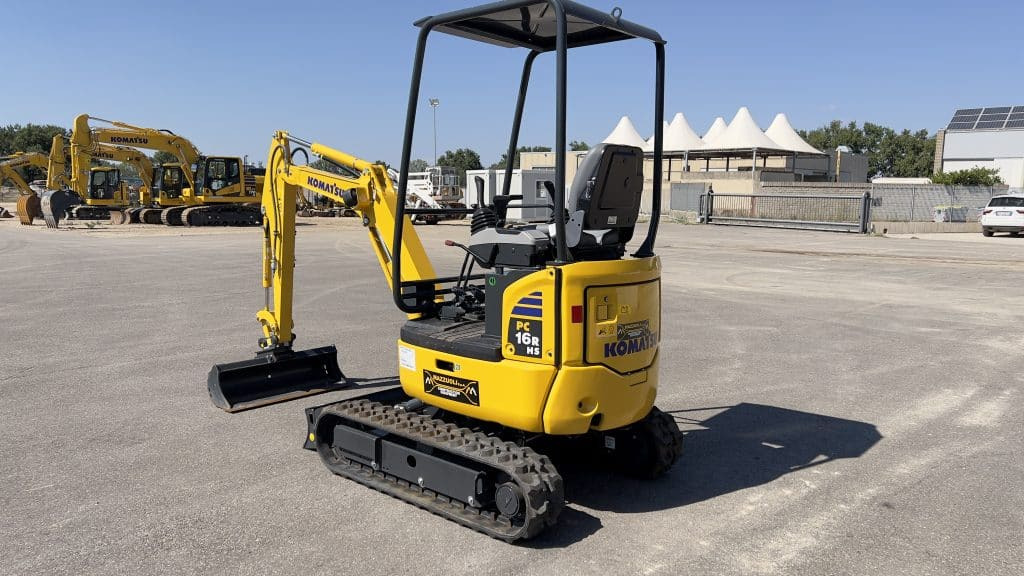 Komatsu PC16 R-3 HS - حفارة مصغرة: صور 5 Komatsu PC16 R-3 HS - حفارة مصغرة: صور 5