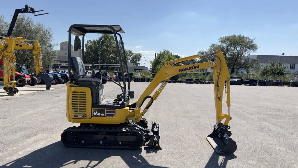 Komatsu PC16 R-3 HS - حفارة مصغرة: صور 2 Komatsu PC16 R-3 HS - حفارة مصغرة: صور 2