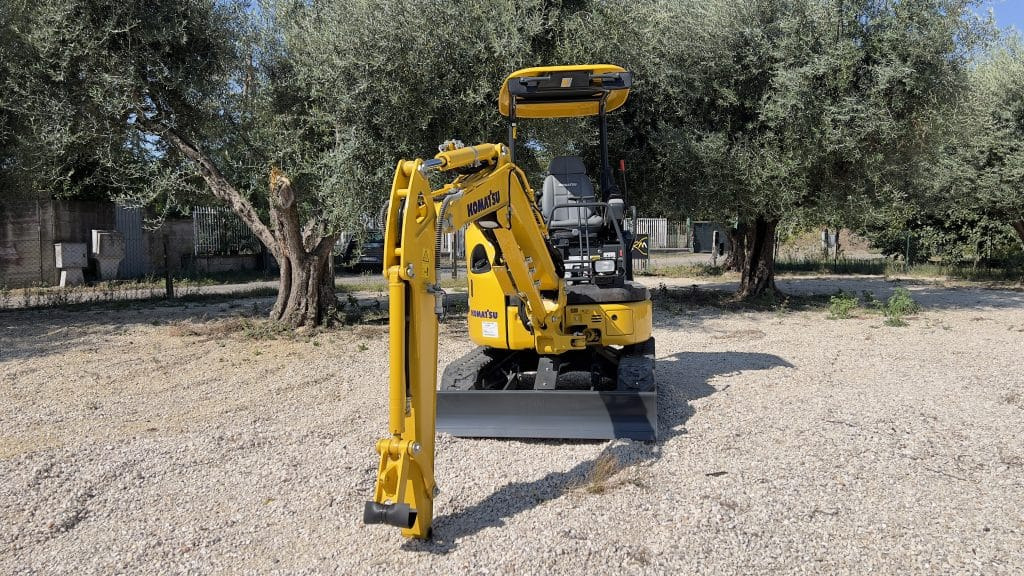 Komatsu PC24MR-5 (tettuccio) - حفارة مصغرة: صور 3 Komatsu PC24MR-5 (tettuccio) - حفارة مصغرة: صور 3